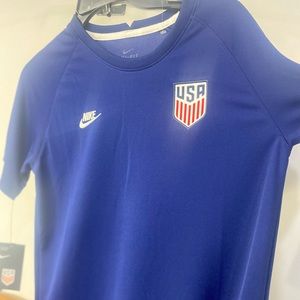 NEW NIKE SOCCER SHIRT